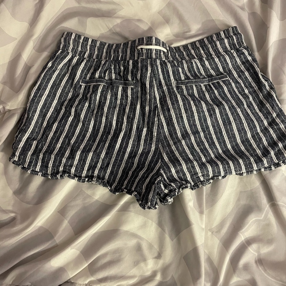 Shorts - Picture 2 of 3